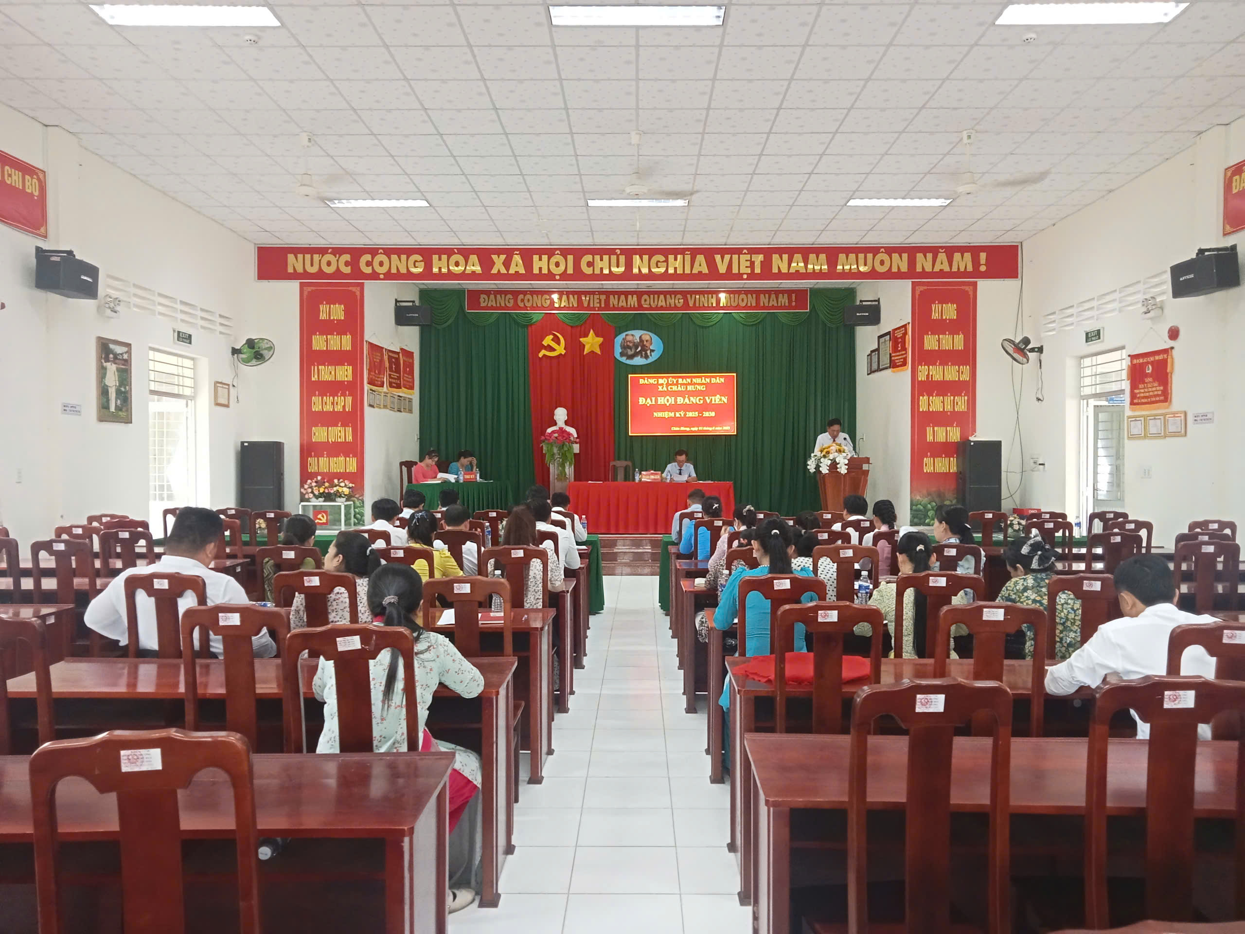 Đại hội đảng viên Đảng bộ Ủy ban nhân dân xã Châu Hưng lần thứ nhất, nhiệm kỳ 2025-2030