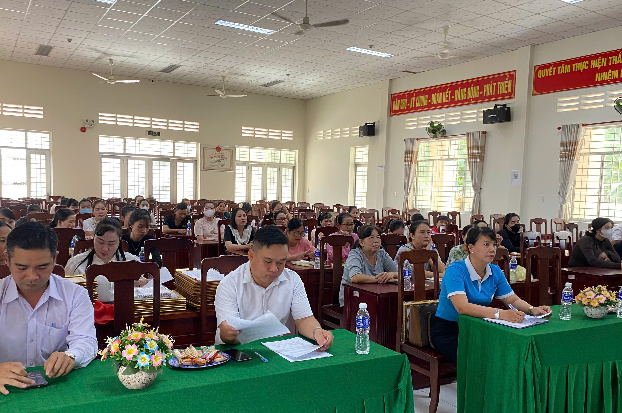 Hội Liên hiệp Phụ nữ xã Châu Hưng ra mắt mô hình “Tổ Phụ nữ sinh đủ 2 con”