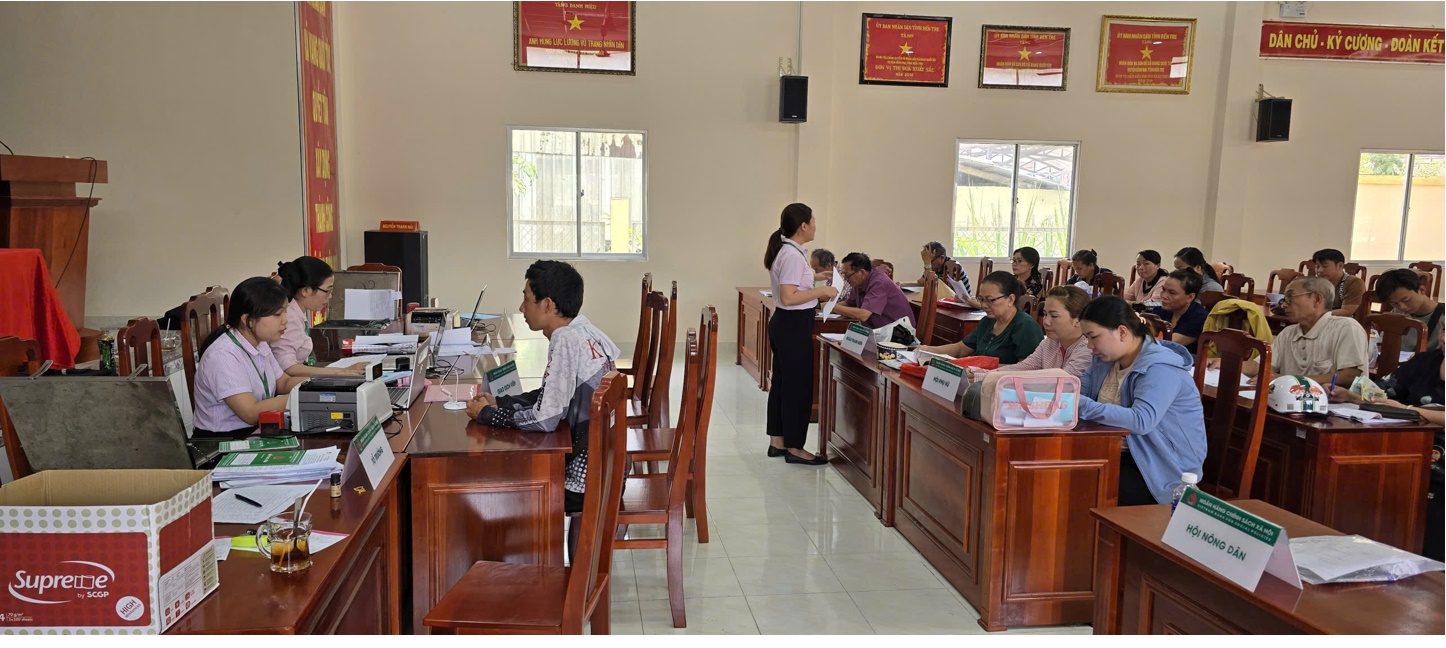 Hội Liên hiệp Phụ nữ xã Châu Hưng phối hợp phòng Giao dịch Ngân hàng Chính sách xã hội  Bình Đại tuyên truyền bình đẳng giới và an toàn cho phụ nữ, trẻ em trong kỷ nguyên số
