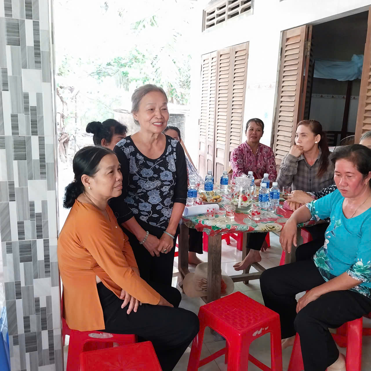 Tổ Đại biểu Hội đồng nhân dân ấp Sân Banh, xã Châu Hưng tổ chức tiếp xúc cử tri trước kỳ họp lần thứ hai